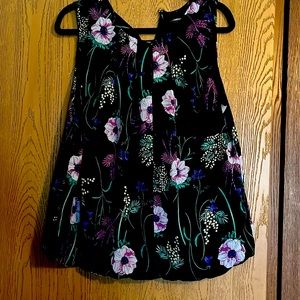 Beautiful flower patterned top